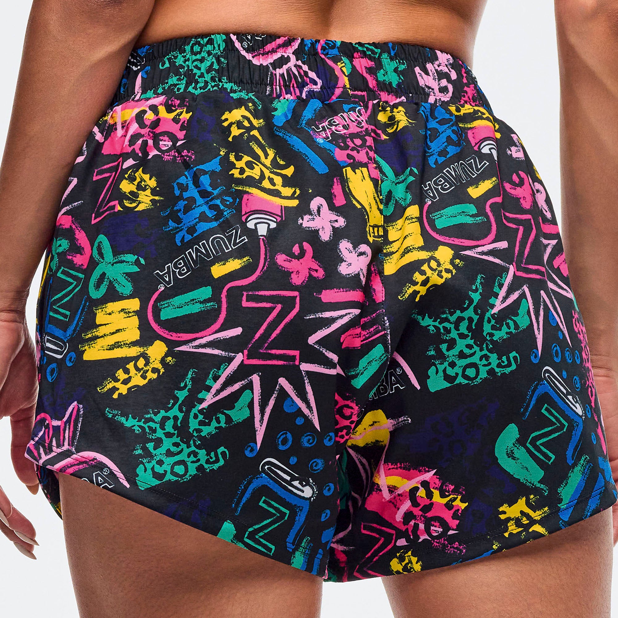 Sizzlin' Curved Running Short מכנס קצר זומבה