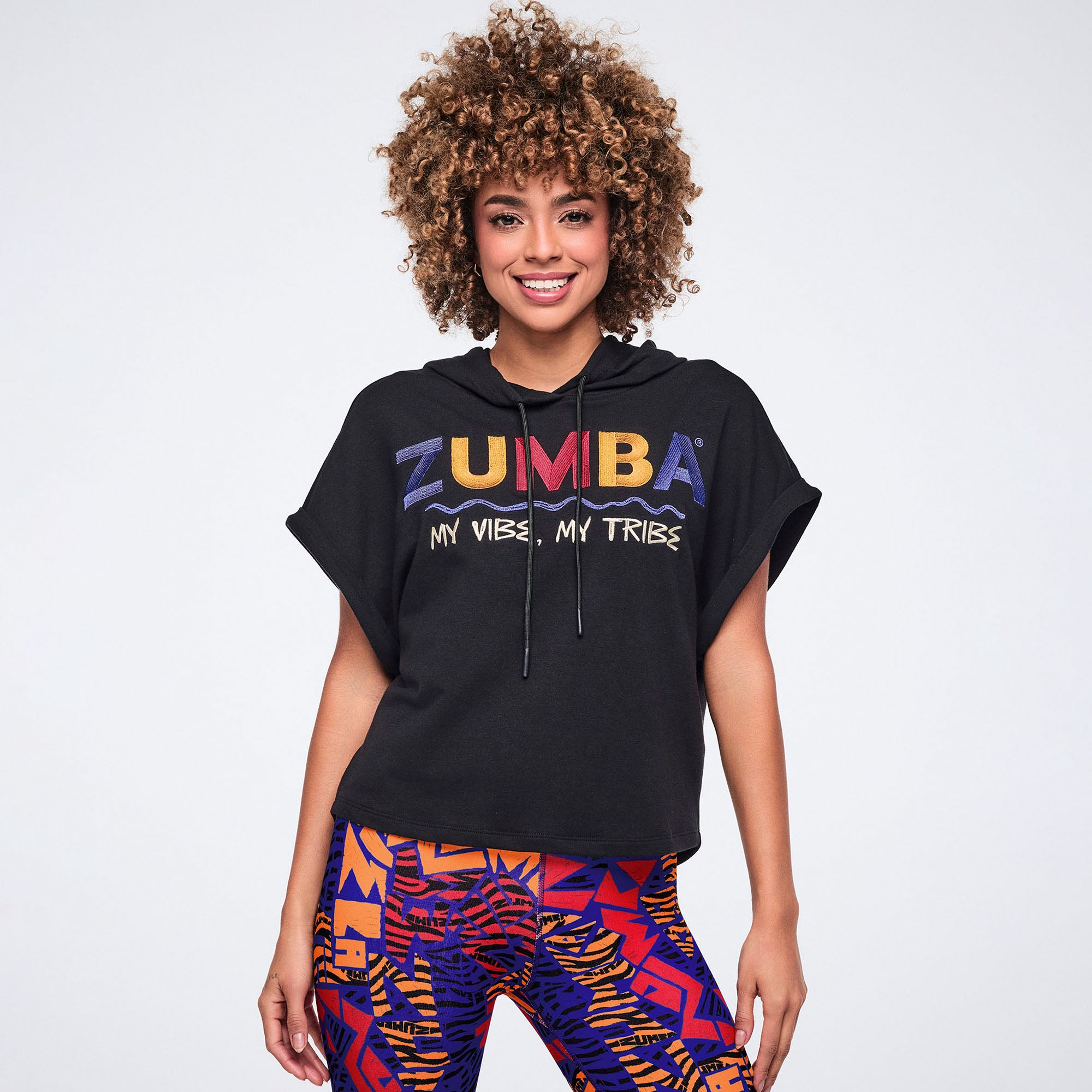 Wildbeat Short Sleeve Crop Pullover Hoodie עליונית זומבה