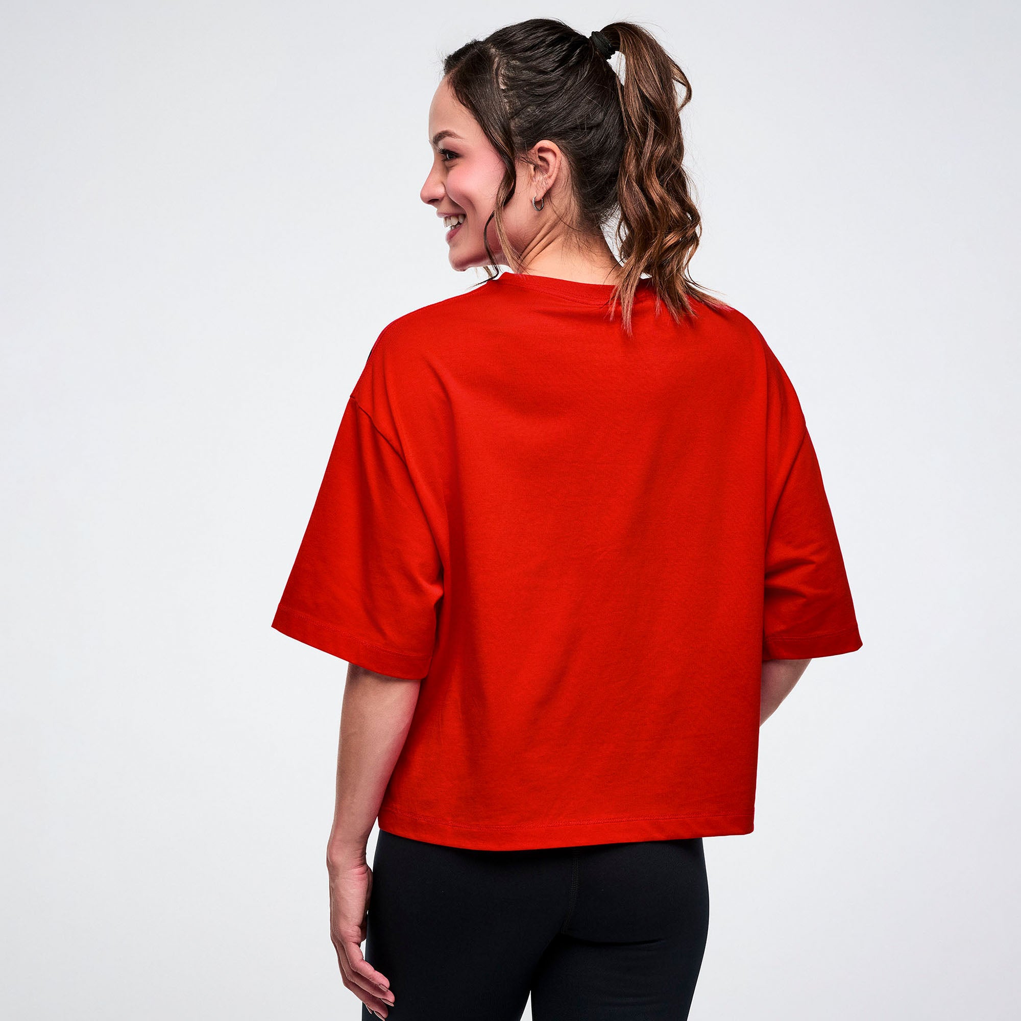 Worldwide Oversized Boxy Crop Top חולצת אוברסייז זומבה
