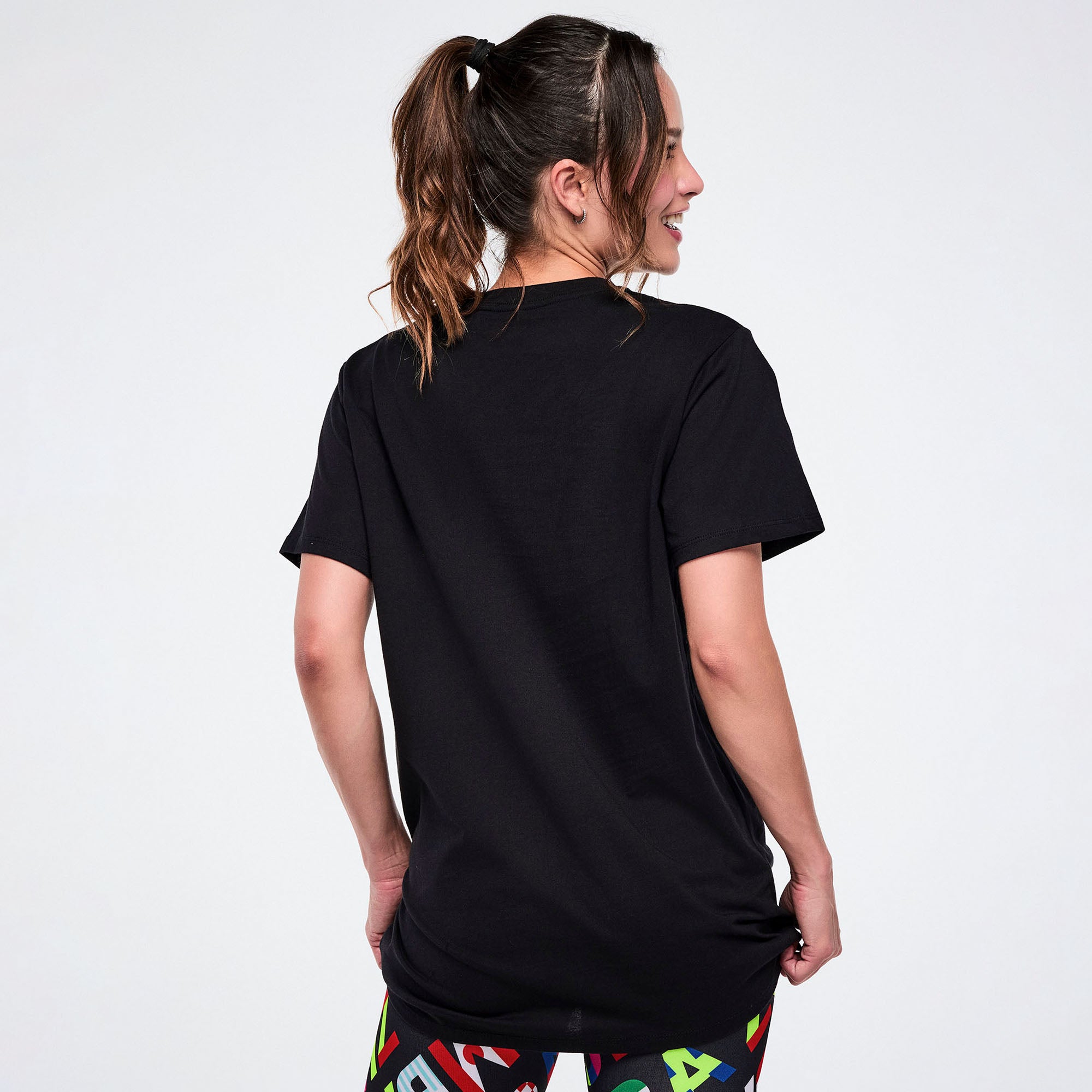 Worldwide Unisex Crew Neck Tee - Black חולצת זומבה